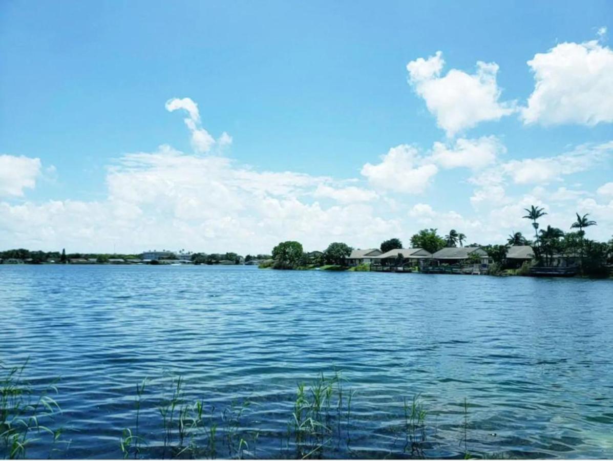 Lake Life - 3 2 Lake House Near Hardrock Casino Villa Fort Lauderdale Exterior photo