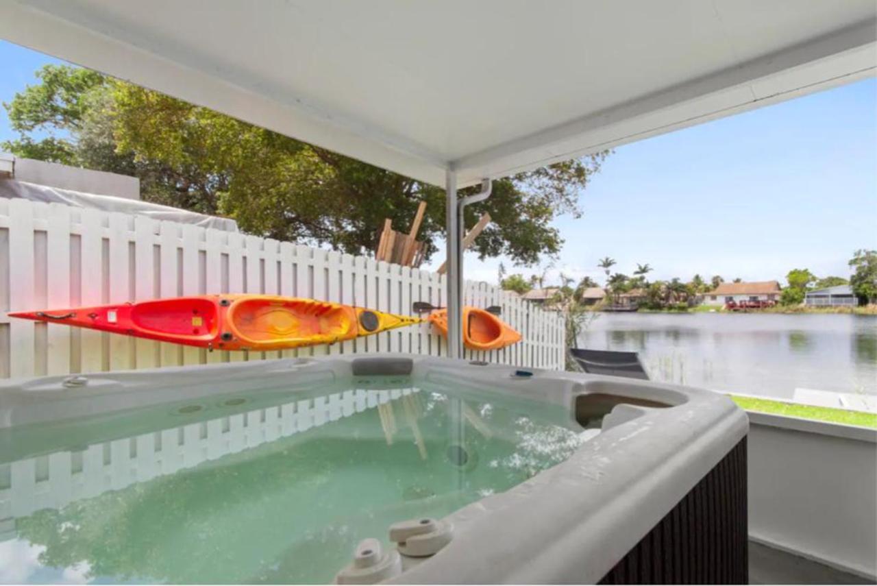 Lake Life - 3 2 Lake House Near Hardrock Casino Villa Fort Lauderdale Exterior photo
